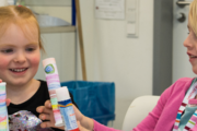 Kinder bauen Raketen