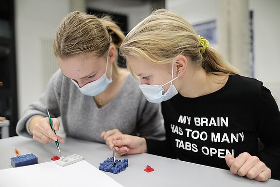Zahnmedizin - Ein Handwerk im Dienst der Gesundheit