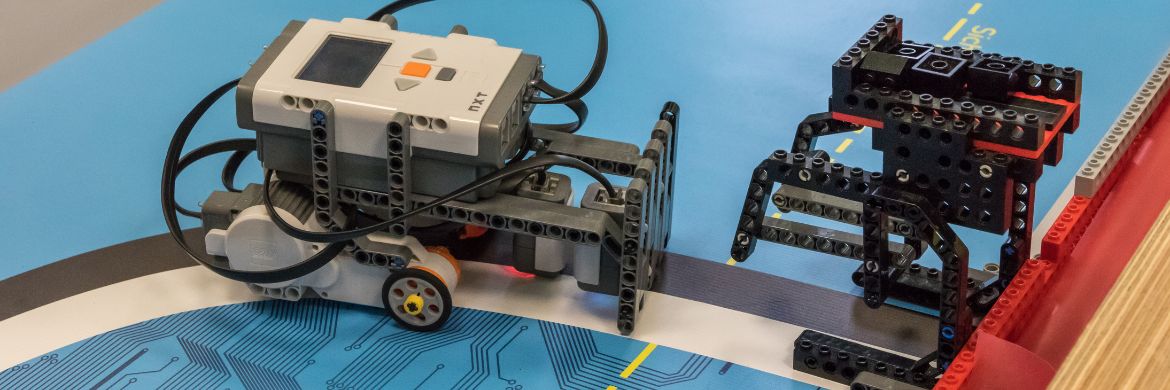 Fahrender Lego-Roboter